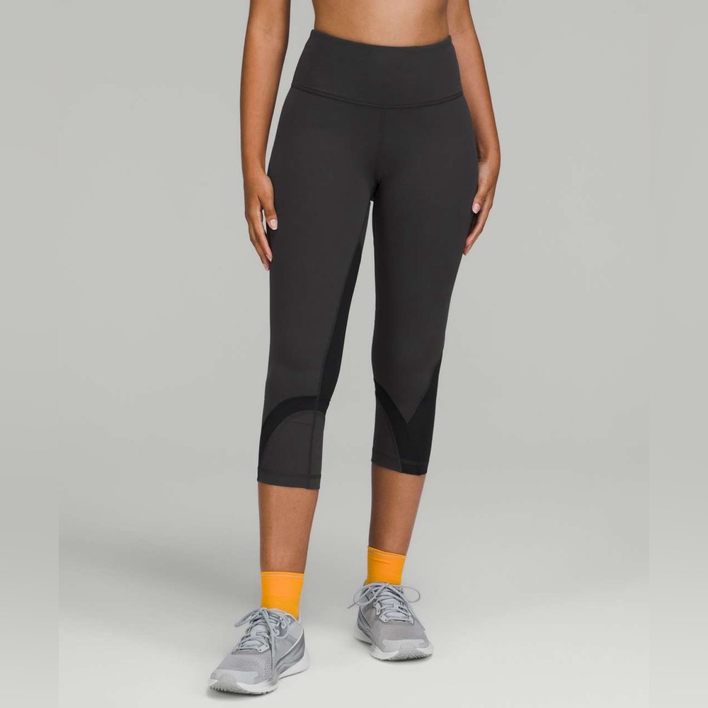 Lululemon Throwback Inspire‎ High-Rise Crop 21"
Graphite Grey / Black Size 4